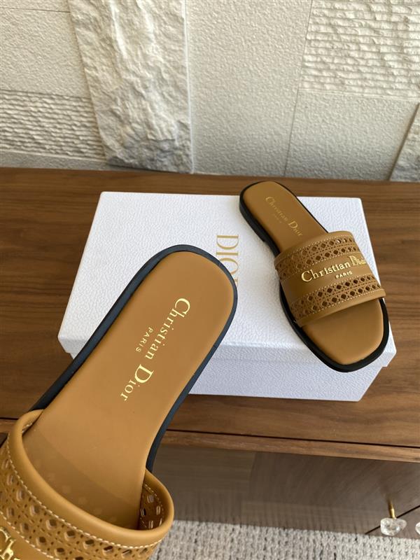 20251128184323855 310